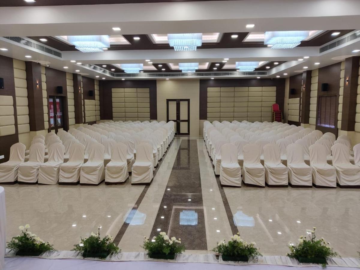 Sri Ram Hotel Тирунелвели Экстерьер фото