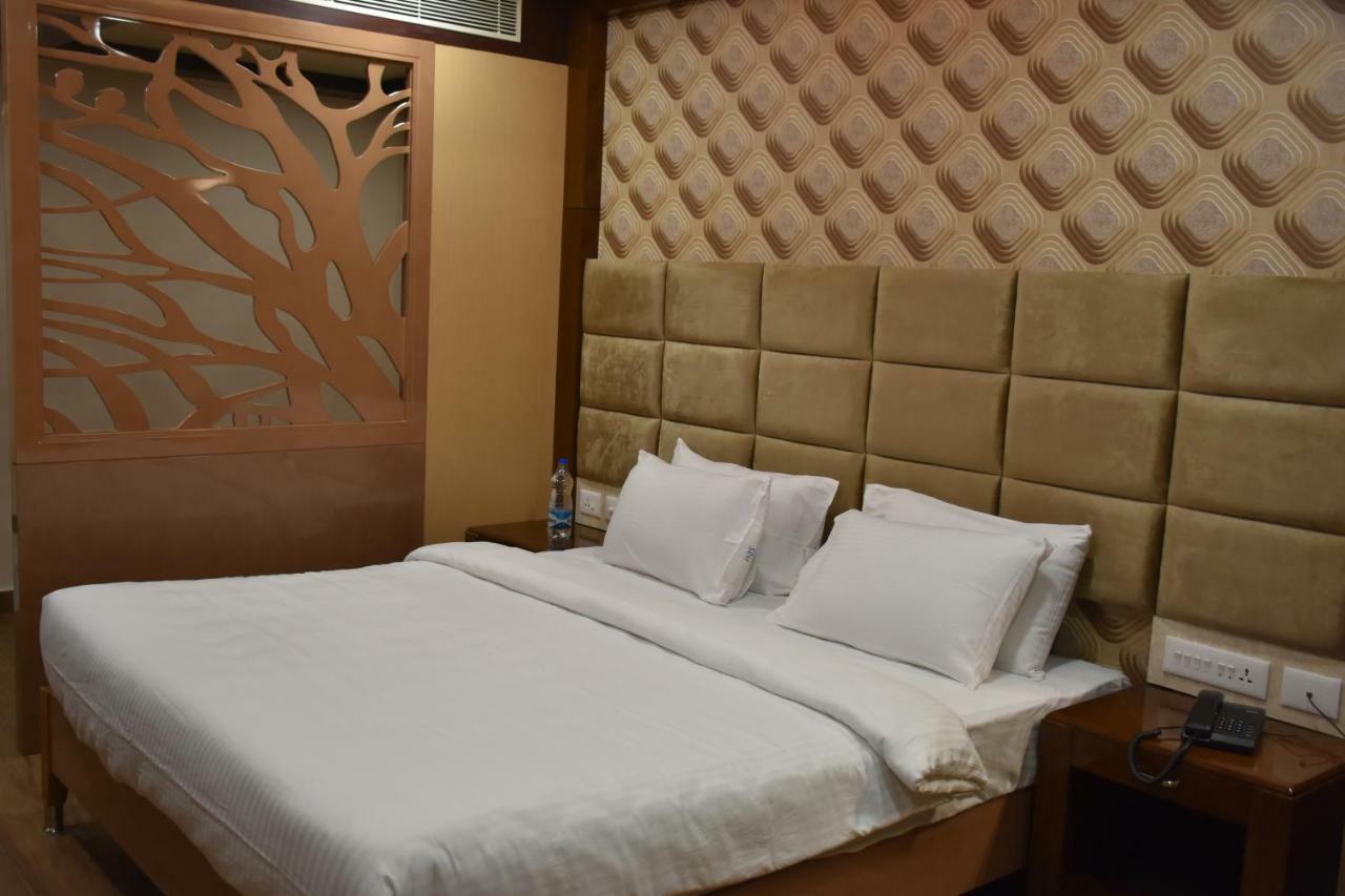 Sri Ram Hotel Тирунелвели Экстерьер фото